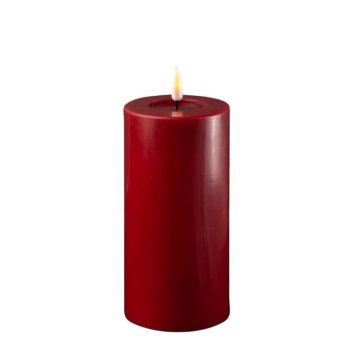 Bougie Intérieur rouge. bordeau