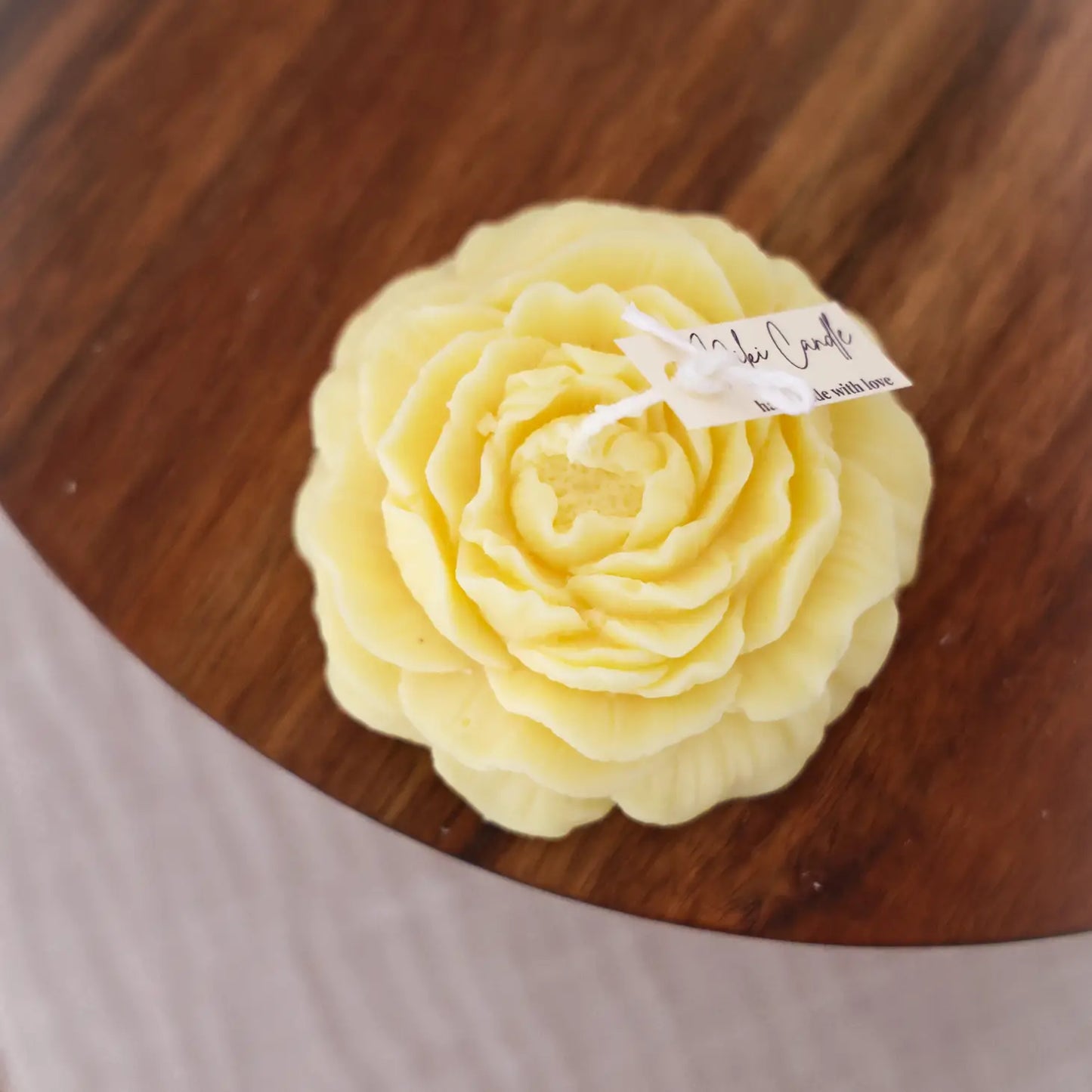 BOUGIE FORME PIVOINE