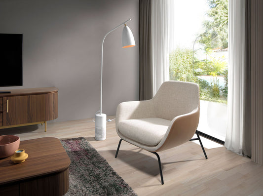 Fauteuil rembourré en tissu et similicuir avec pieds en acier noir